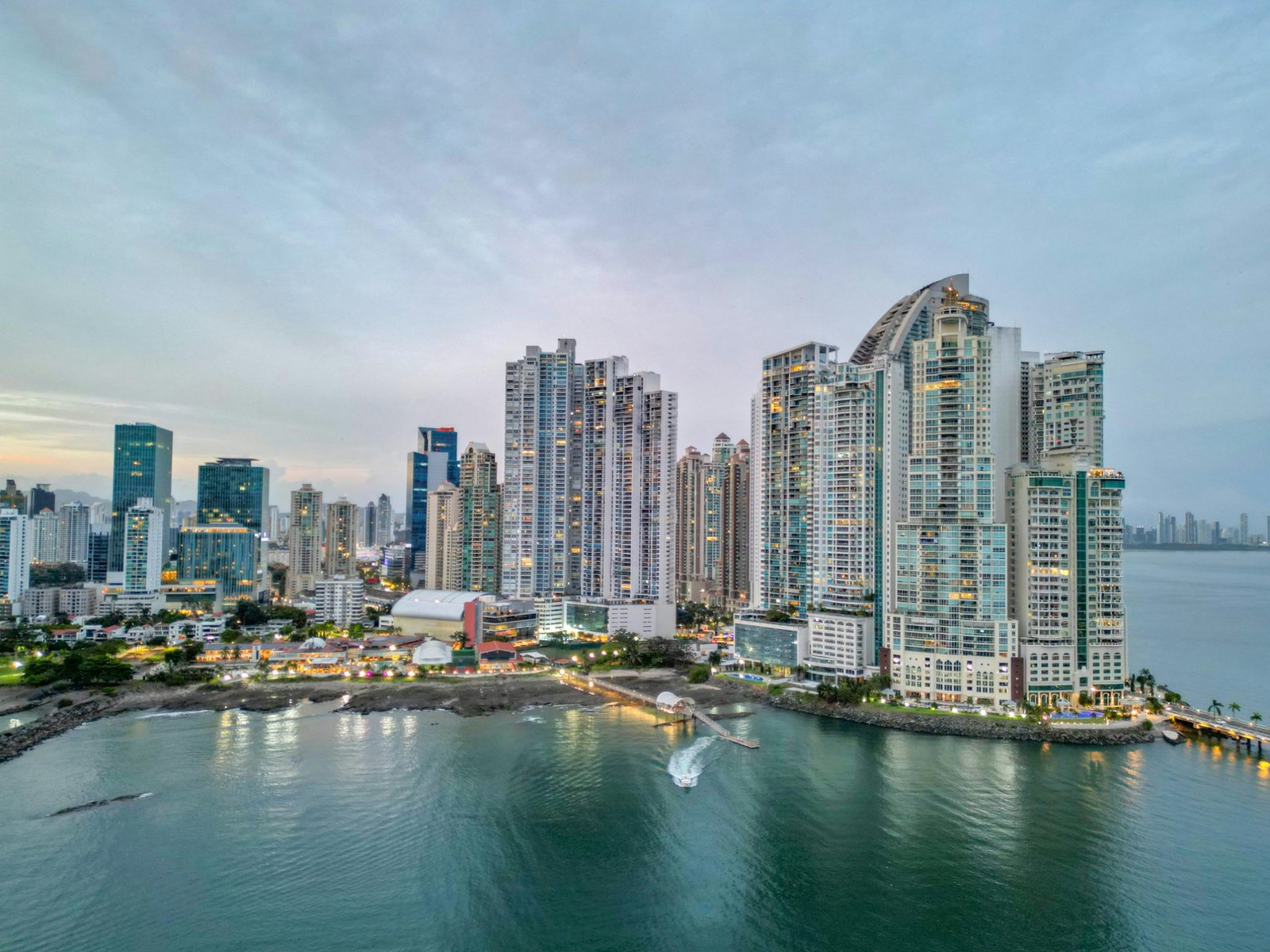 Ciudad de Panamá — Punta Pacífica al atardecer